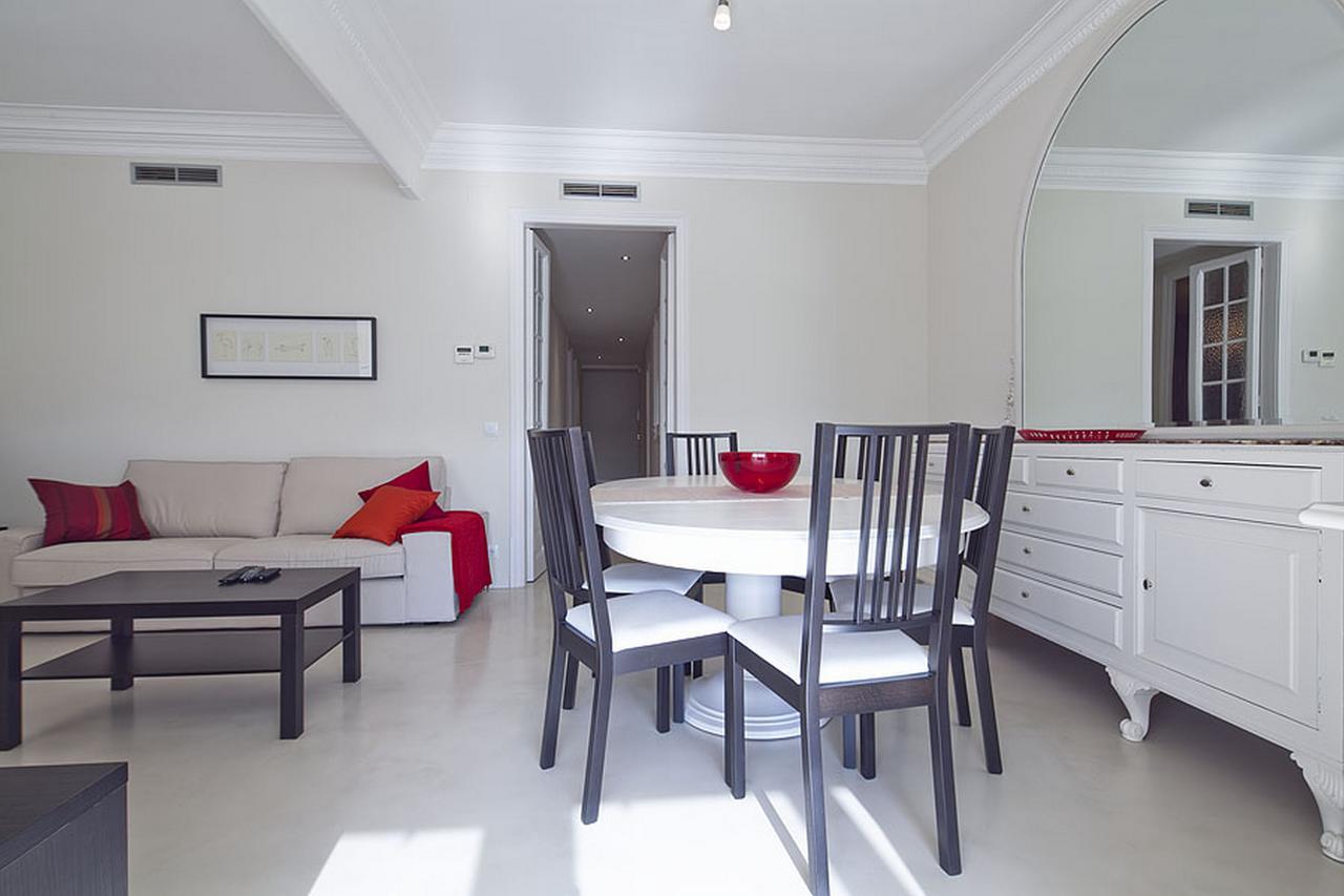 Central And Spacious Family Apartment Барселона Екстер'єр фото