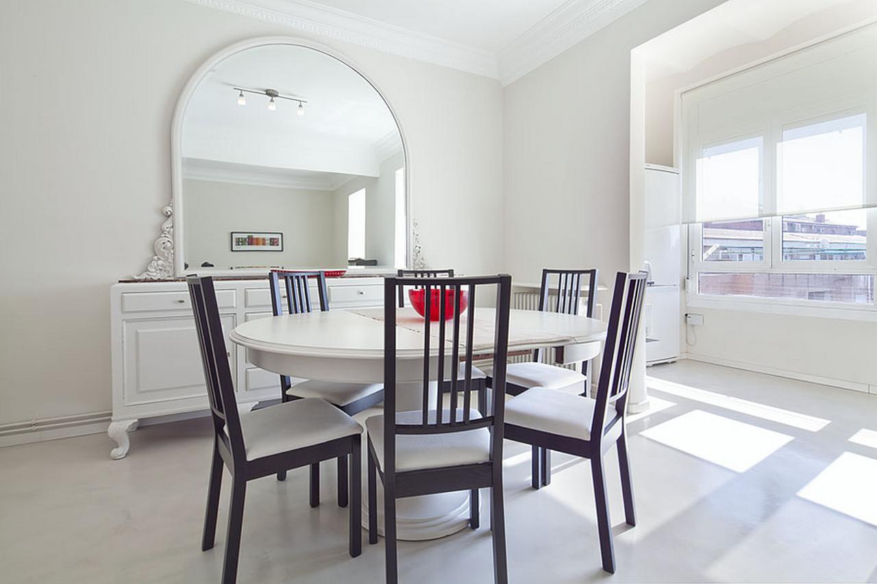 Central And Spacious Family Apartment Барселона Екстер'єр фото